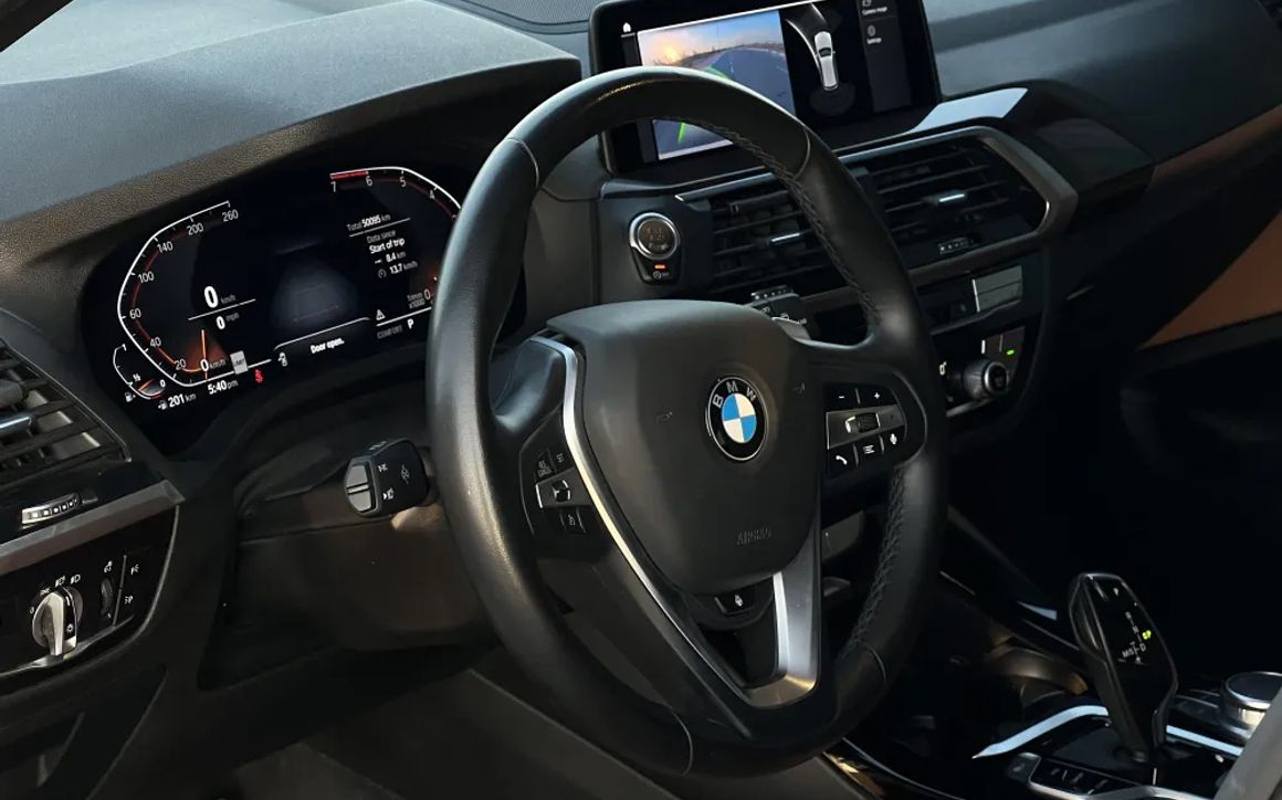 BMW X3 - image 8