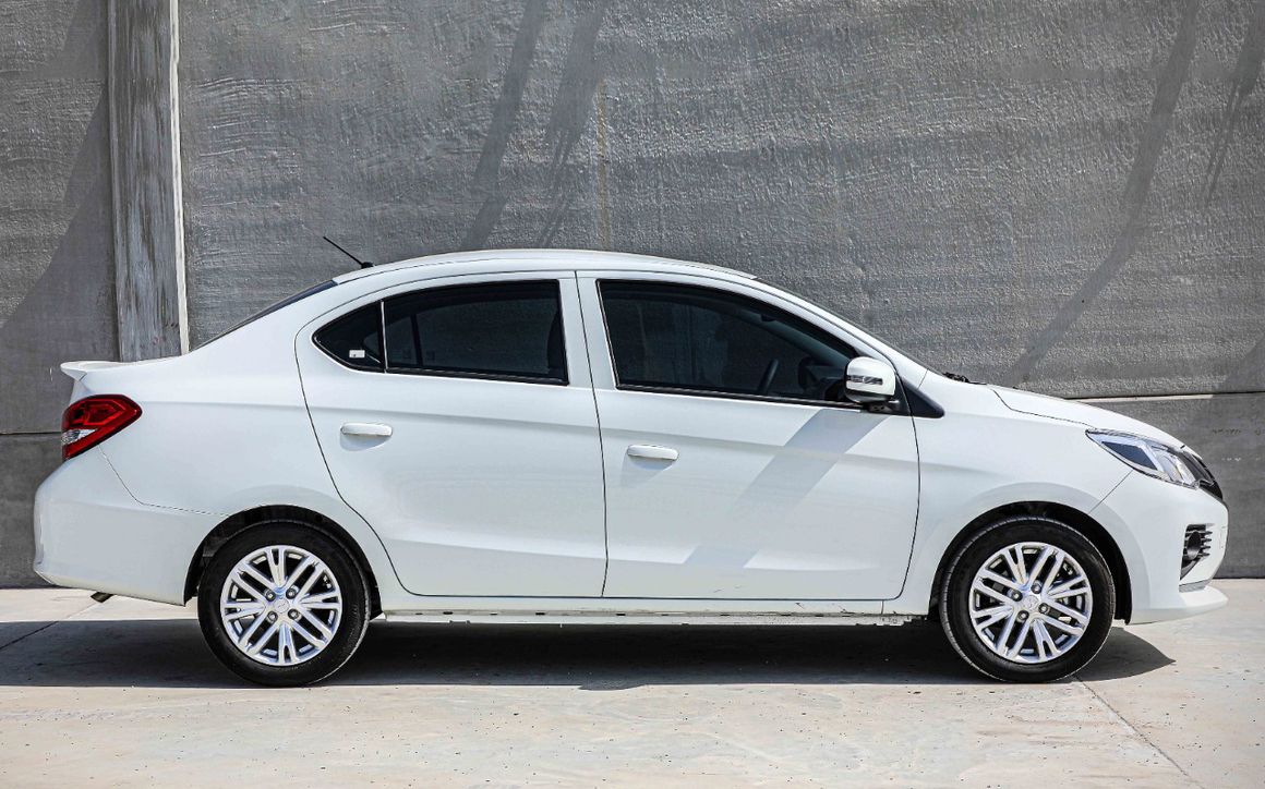 Mitsubishi Attrage GLX - image 2