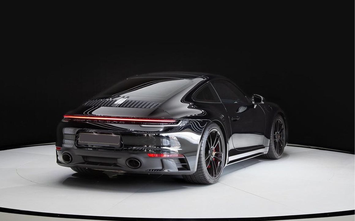 PORSCHE 911 CARRERA GTS - image 4