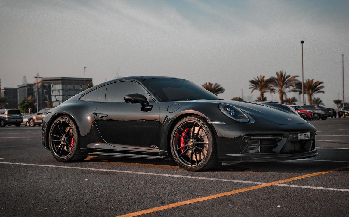 PORSCHE 911 CARRERA GTS - image 4