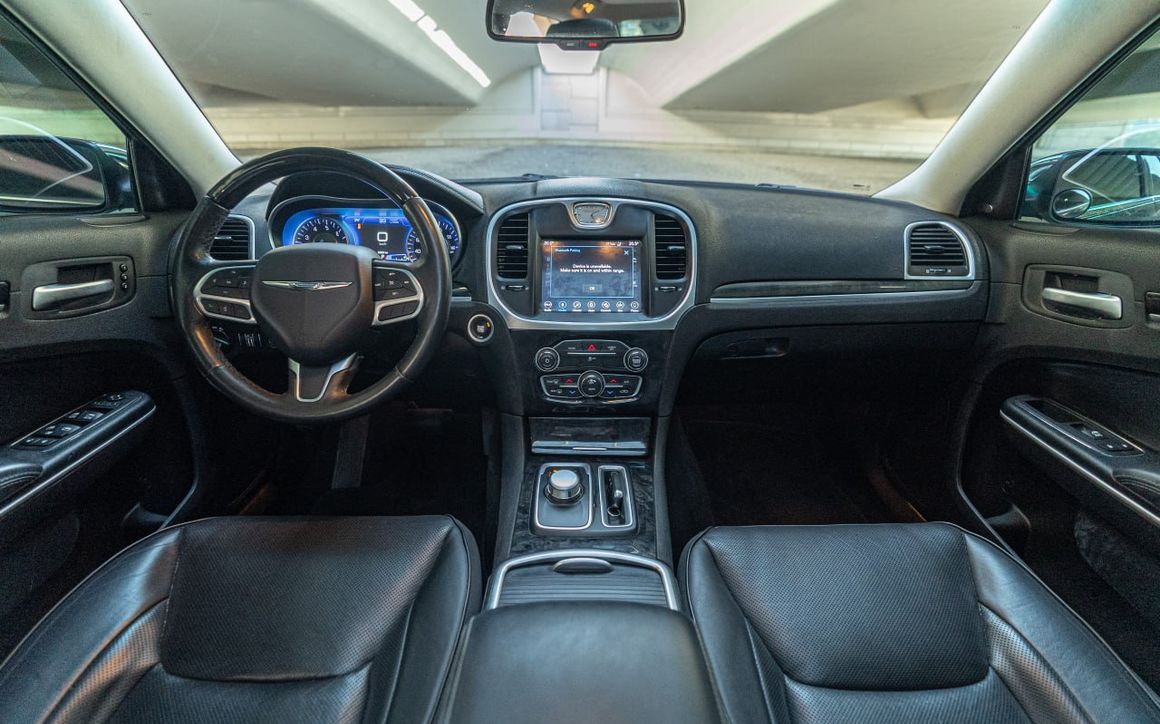 CHRYSLER 2020 - image 6