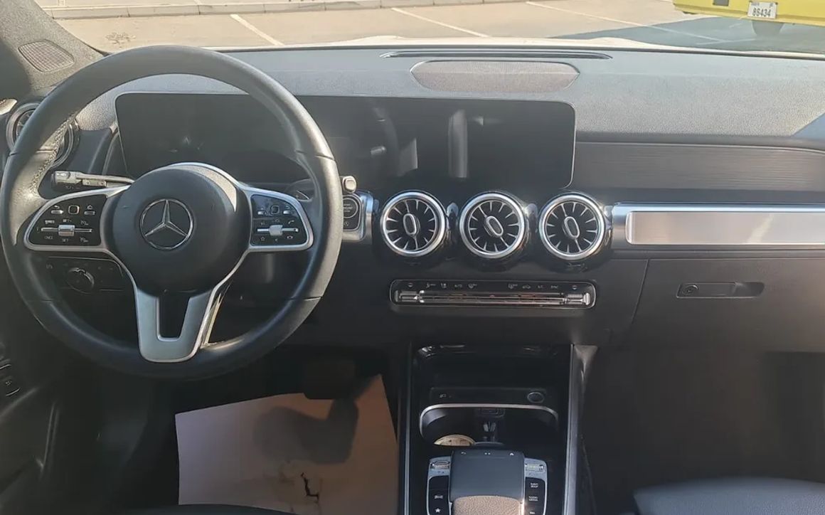 MERCEDES GLB-250 - image 6