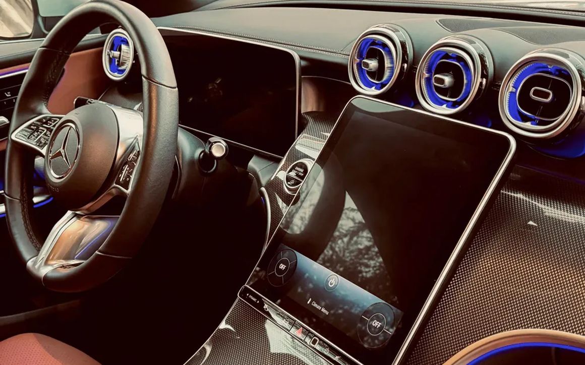 MERCEDES GLC300 - image 6