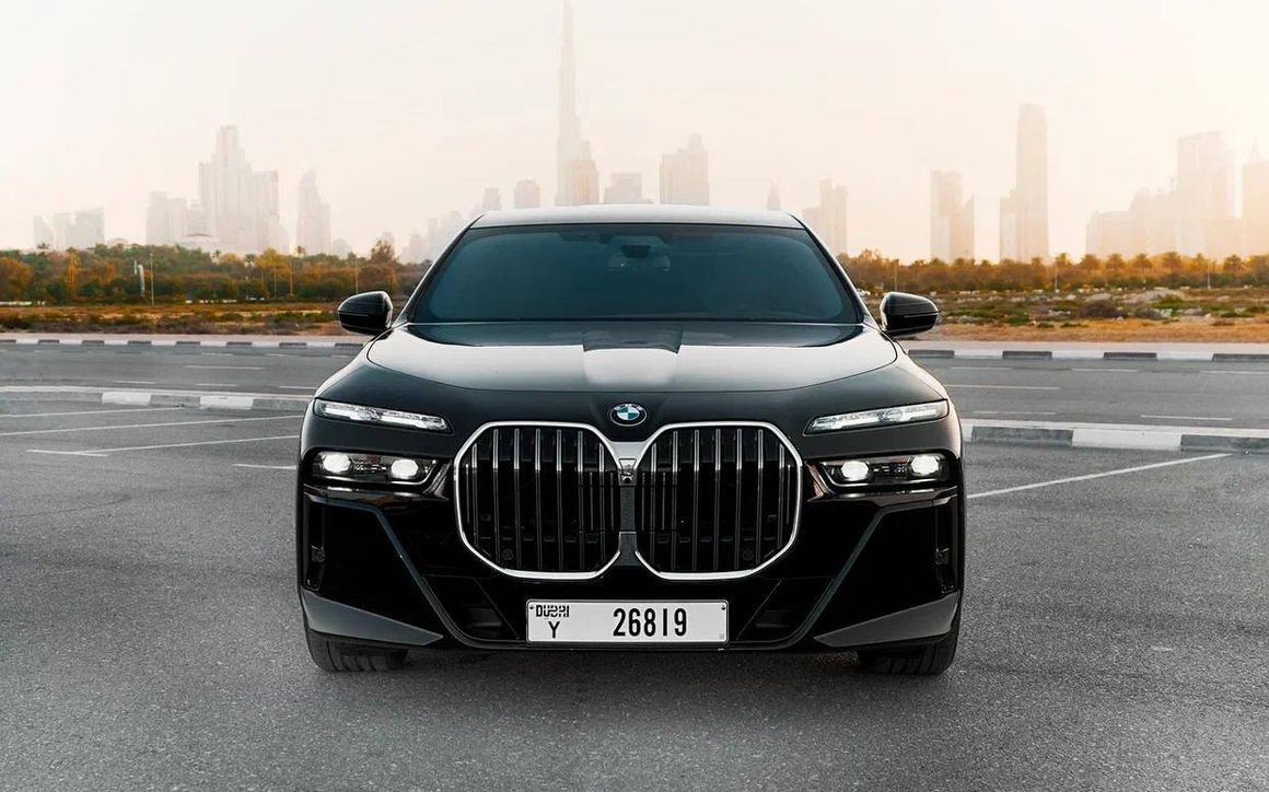 BMW 740I - image 2