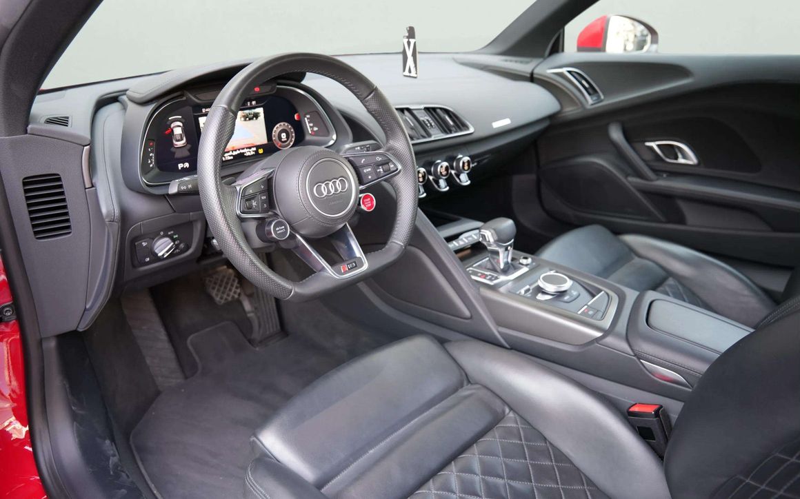 AUDI R8 V10 Coupe - image 7