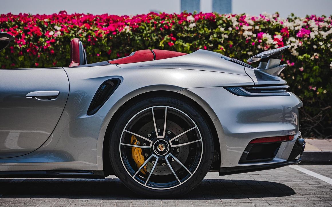 Porsche 911 Turbo S - image 13