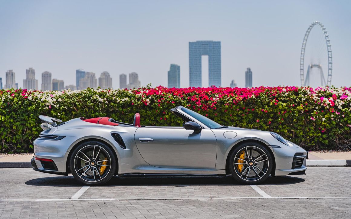 Porsche 911 Turbo S - image 2