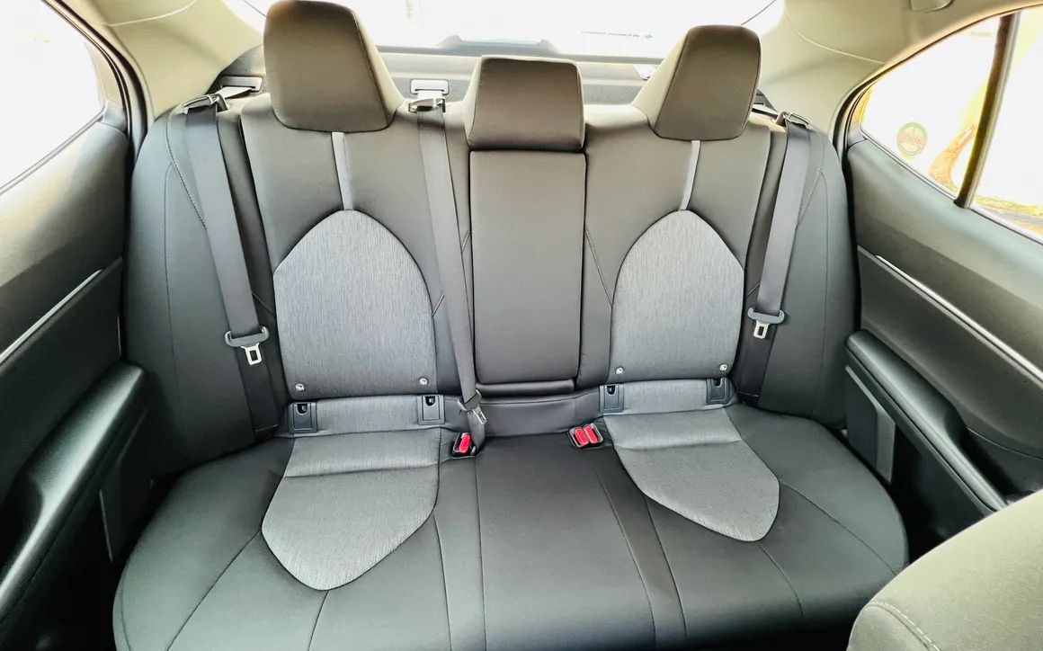 TOYOTA CAMRY HYBRID - image 12