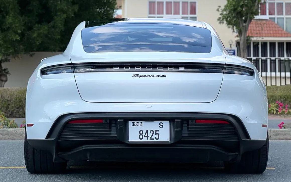 PORSH TAYCAN 4S - image 5