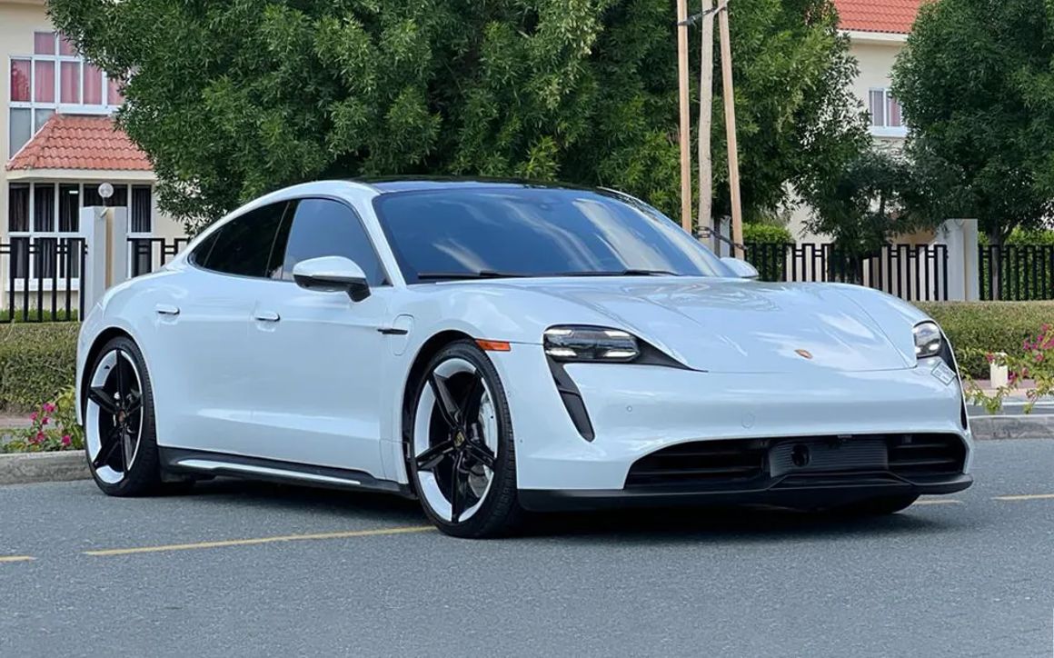 PORSH TAYCAN 4S - image 1