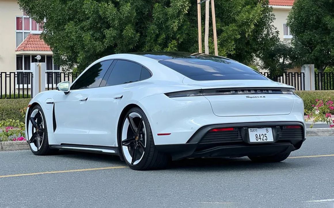 PORSH TAYCAN 4S - image 6