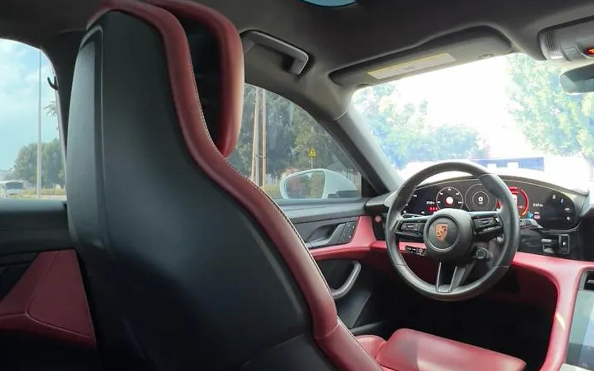 PORSH TAYCAN 4S - image 9