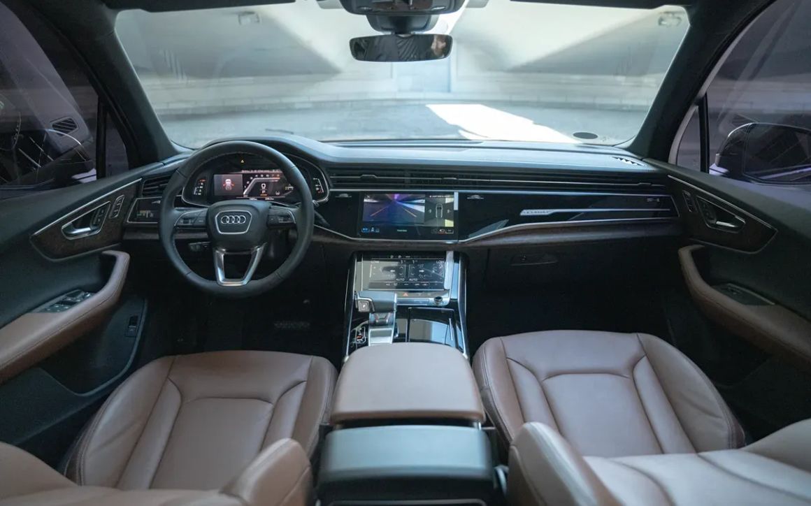 AUDI Q7 - image 7