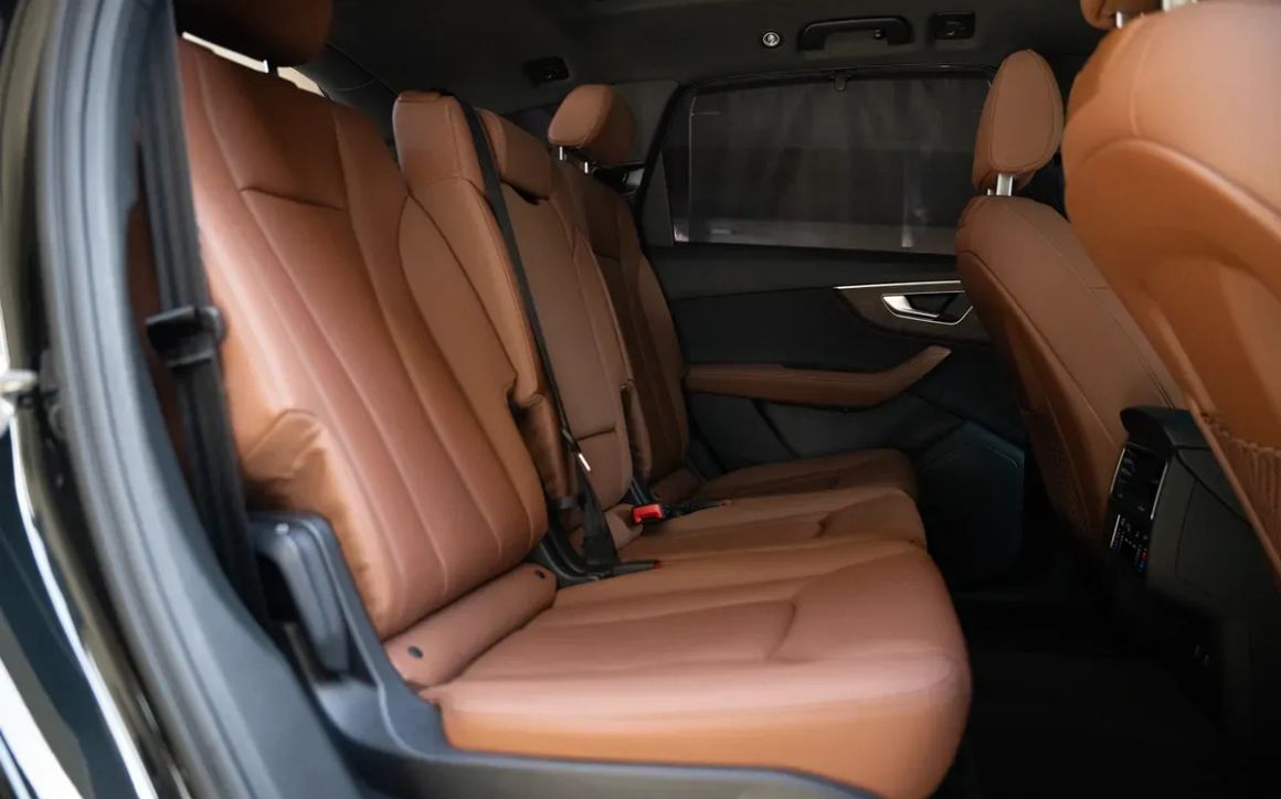 AUDI Q7 - image 8