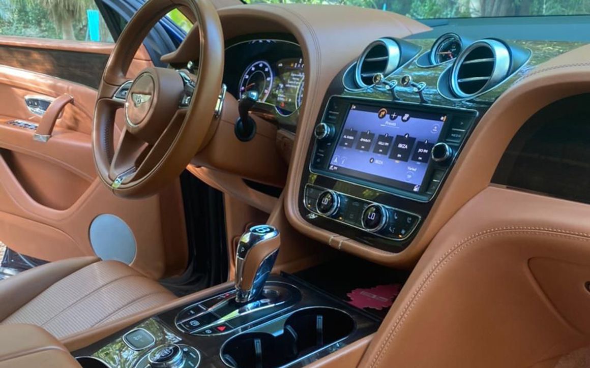 BENTLEY BENTAYGA - image 7