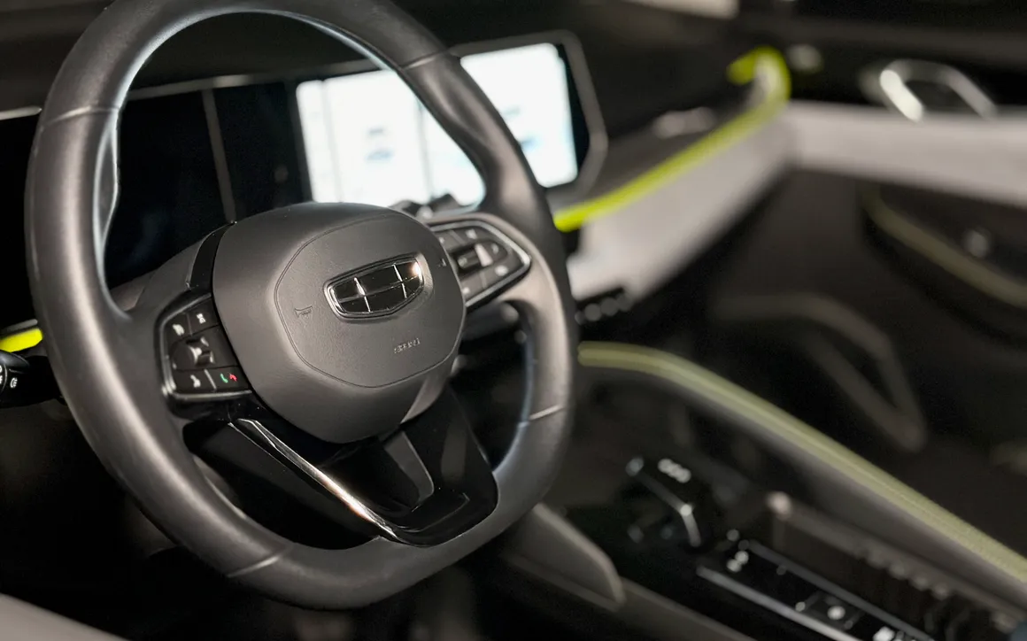 Geely Coolray - image 7