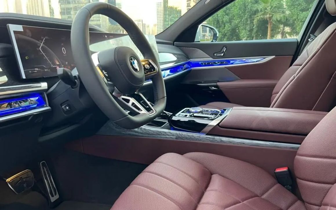 BMW 735i - image 7