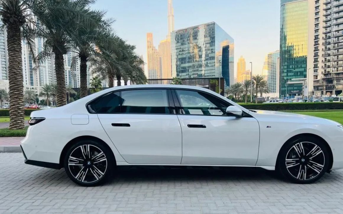 BMW 735i - image 3
