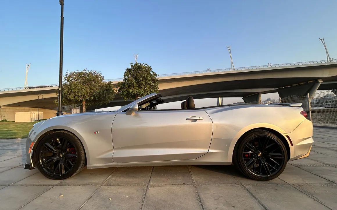 Chevrolet CAMORO CONVERTIBLE - image 2