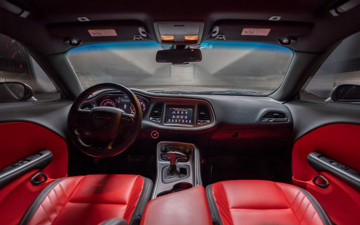 DODGE CHALLENGER - image 6