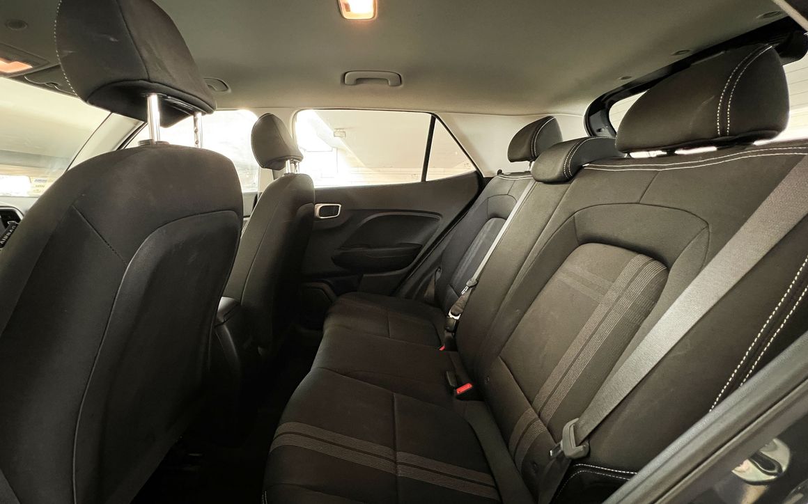 Hyundai Venue - image 13