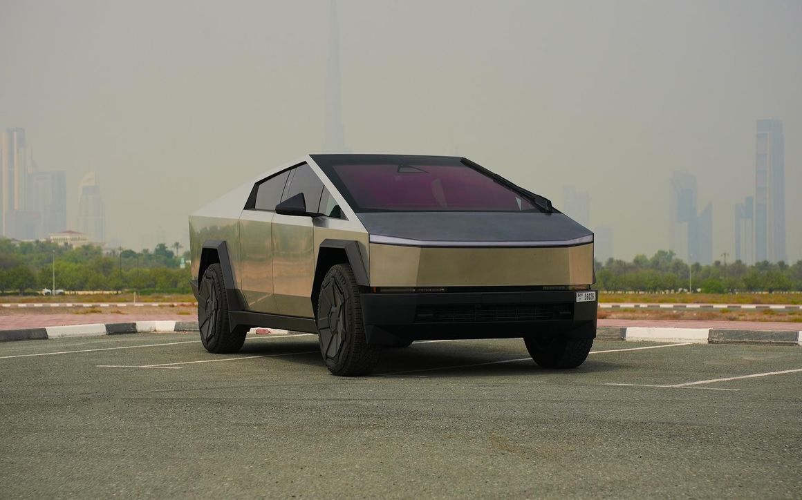 Tesla Cybertruck - image 1
