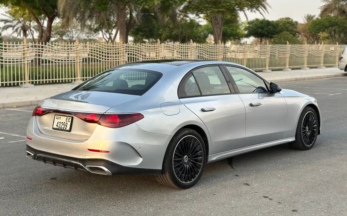 Mercedes E350 - image 6