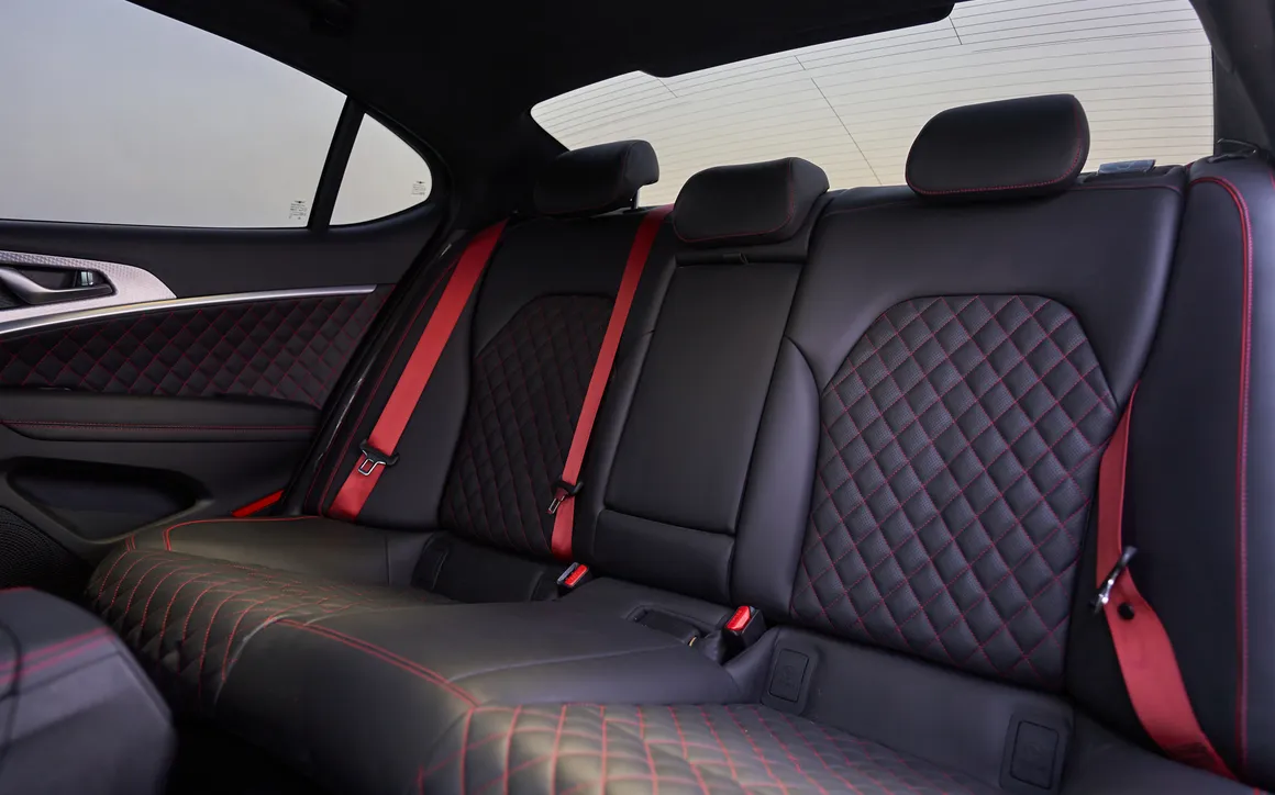 GENESIS G70 - image 6