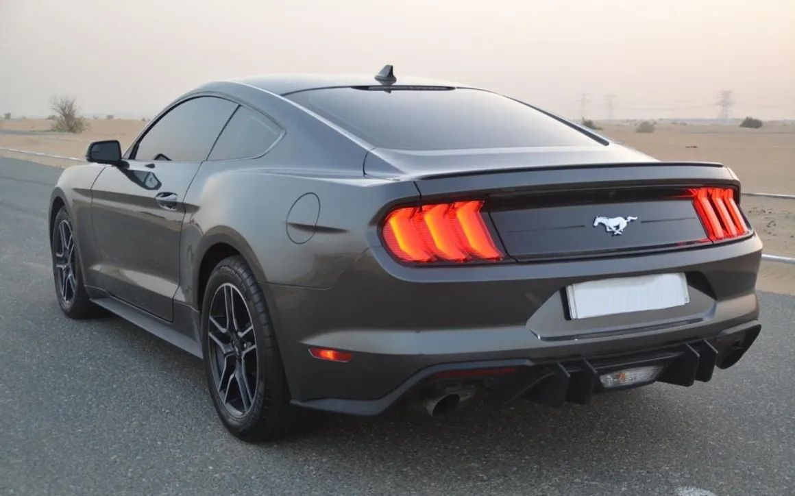 Ford Mustang - image 6