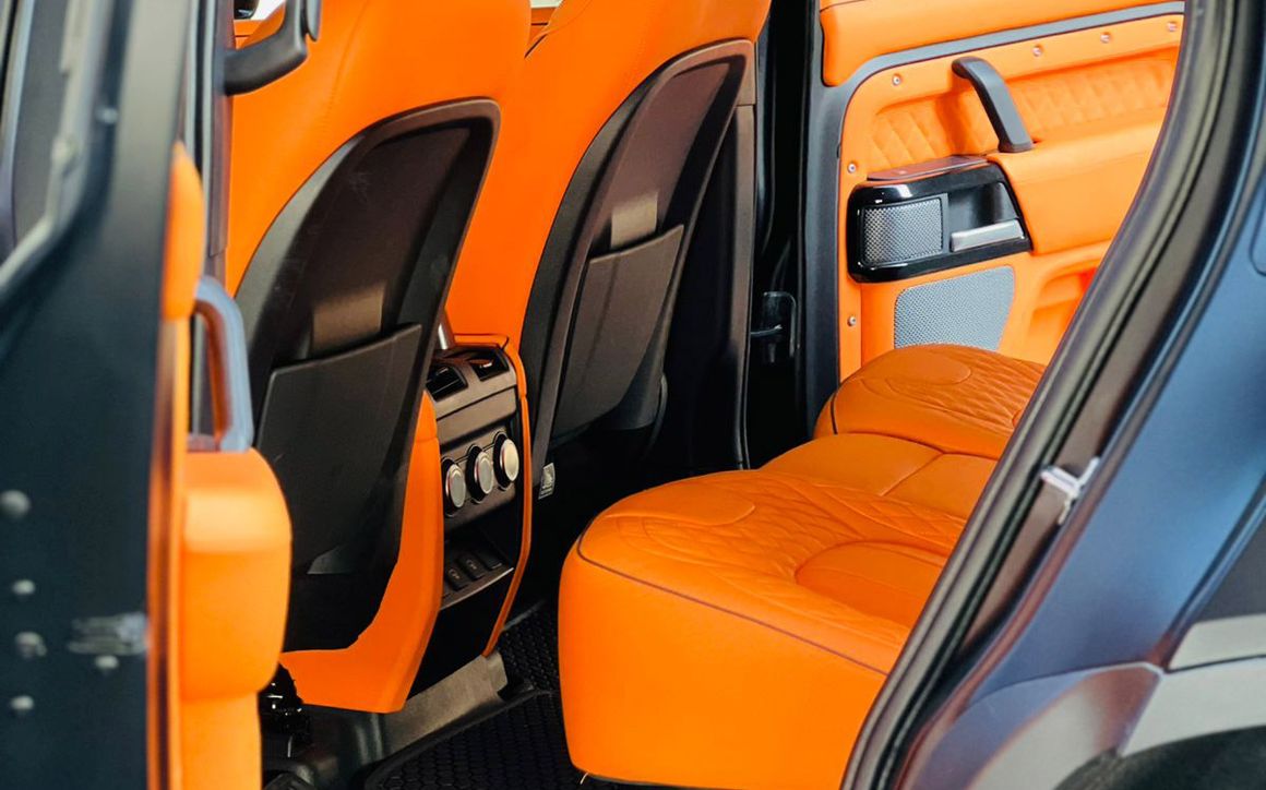 LAND ROVER DEFENDER - image 8