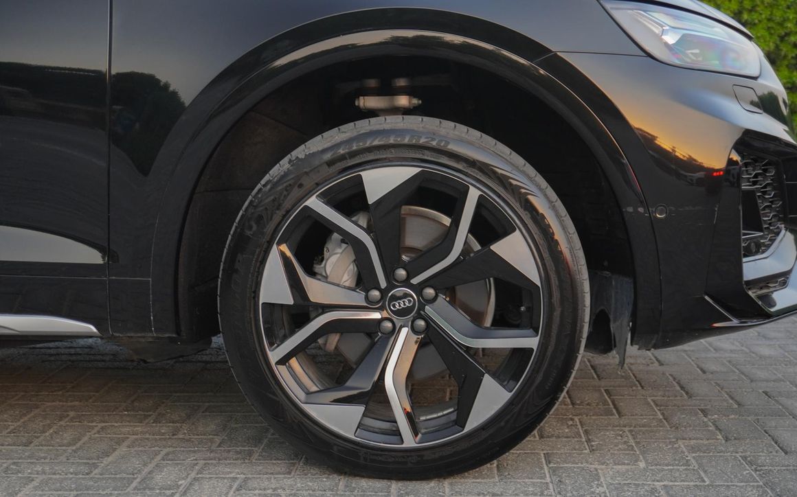 AUDI Q5 - image 7