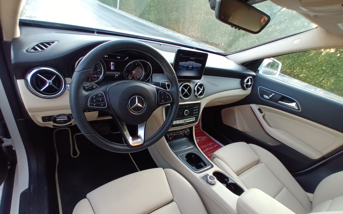 MERCEDES GLA250 - image 14