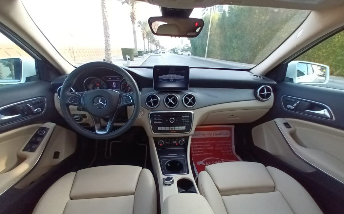 MERCEDES GLA250 - image 13