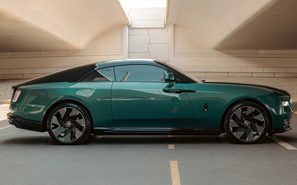 Rolls Royce Spectre - image 5