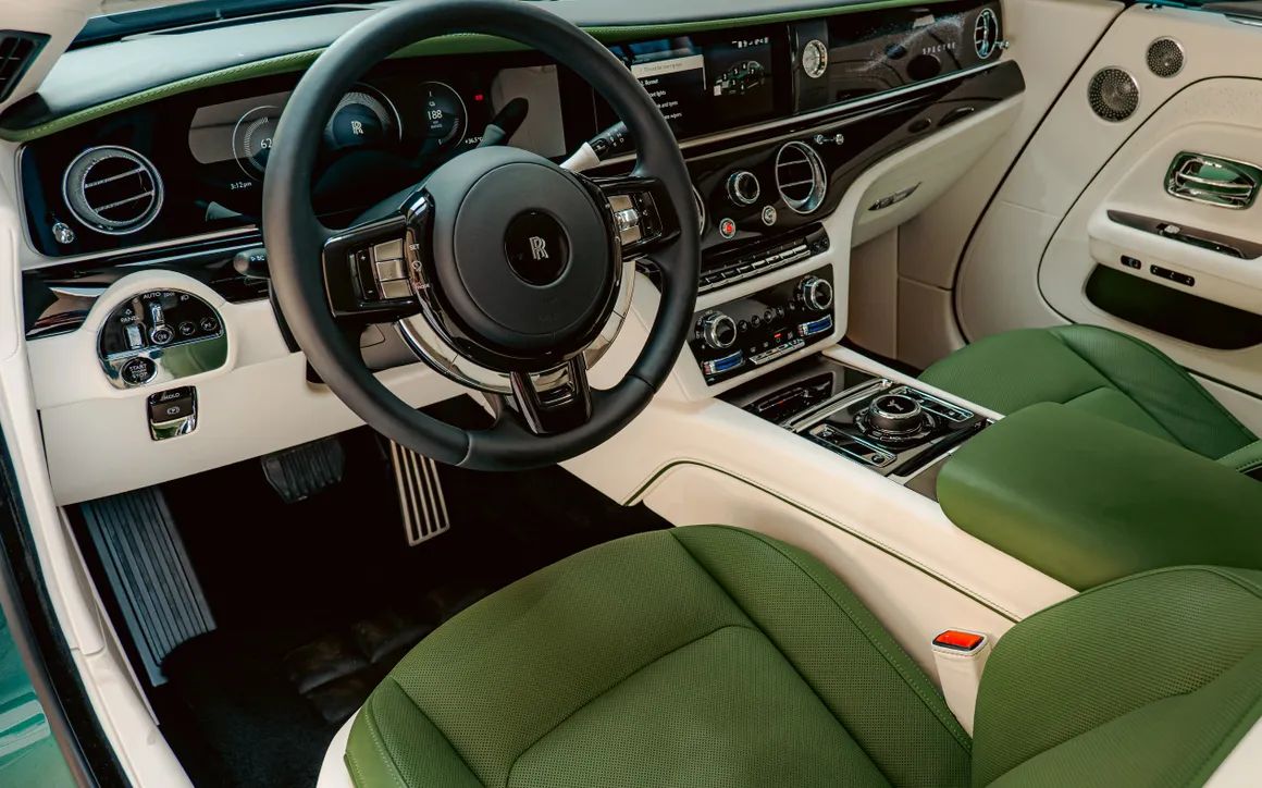 Rolls Royce Spectre - image 9