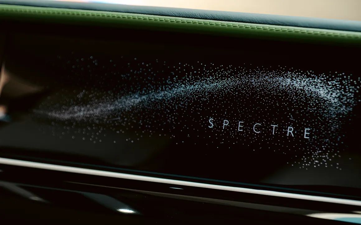 Rolls Royce Spectre - image 14