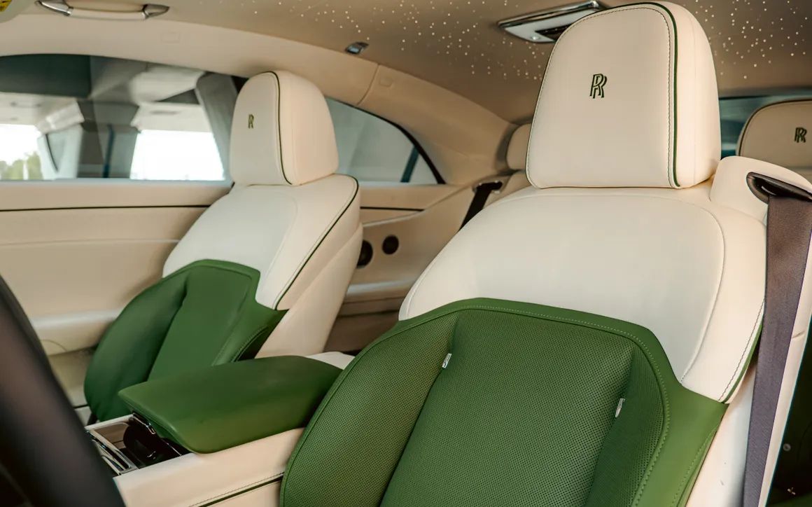 Rolls Royce Spectre - image 12