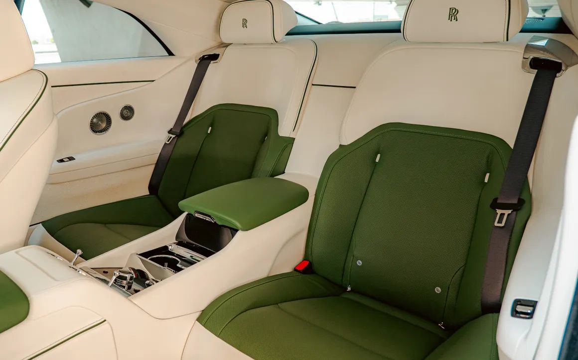 Rolls Royce Spectre - image 13