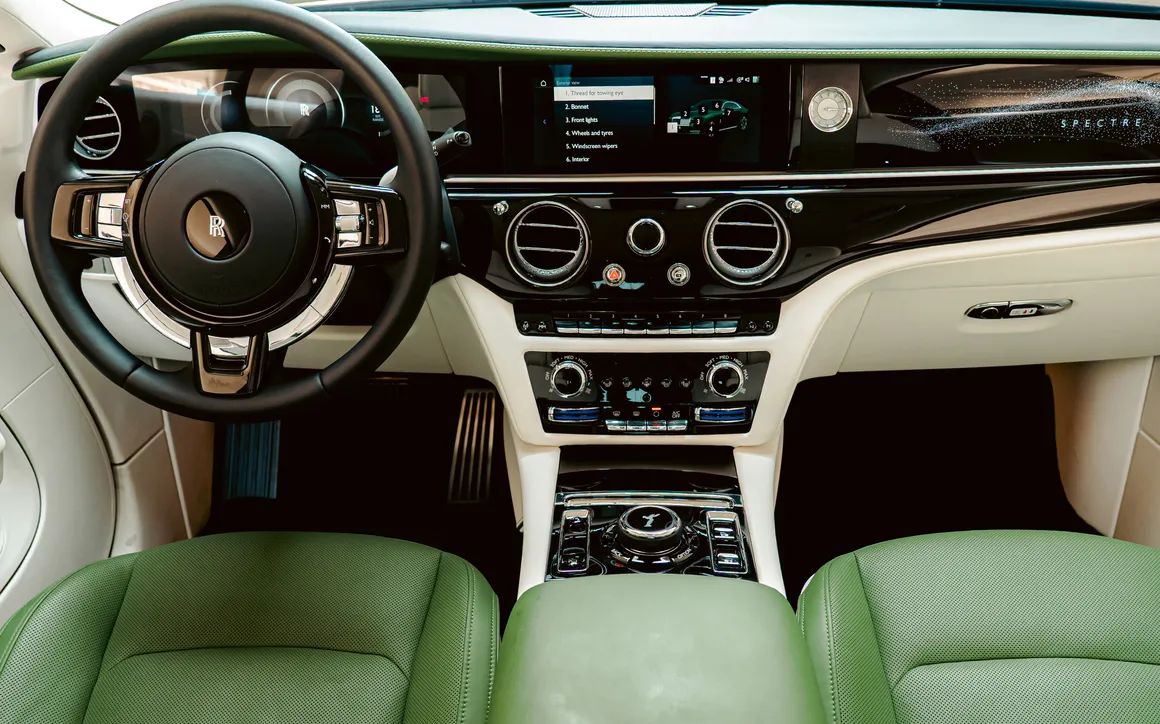 Rolls Royce Spectre - image 11