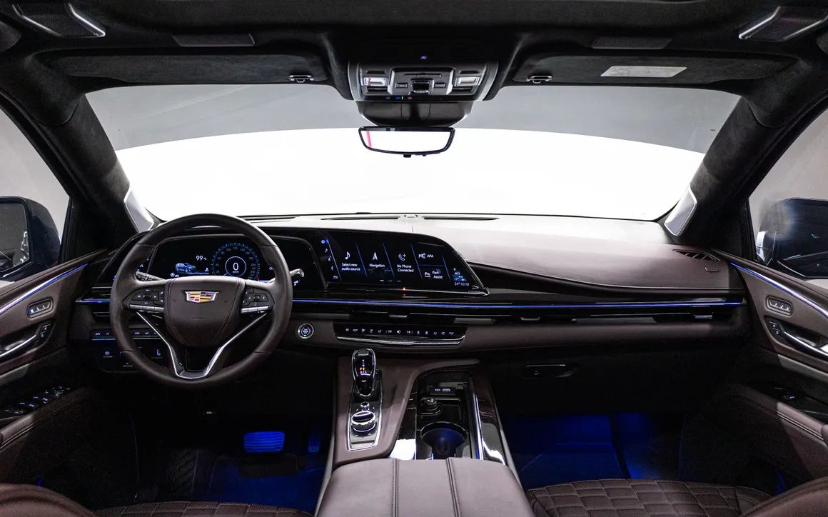 Cadillac Escalade Sport Platinum - image 18