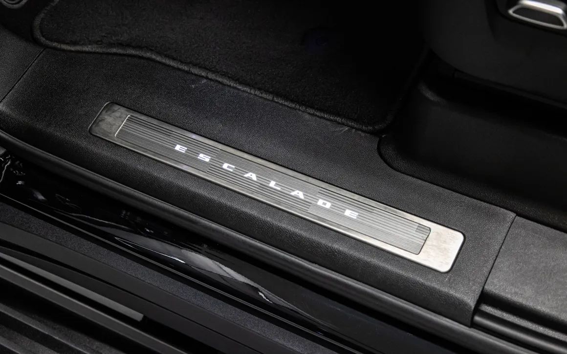 Cadillac Escalade Sport Platinum - image 35