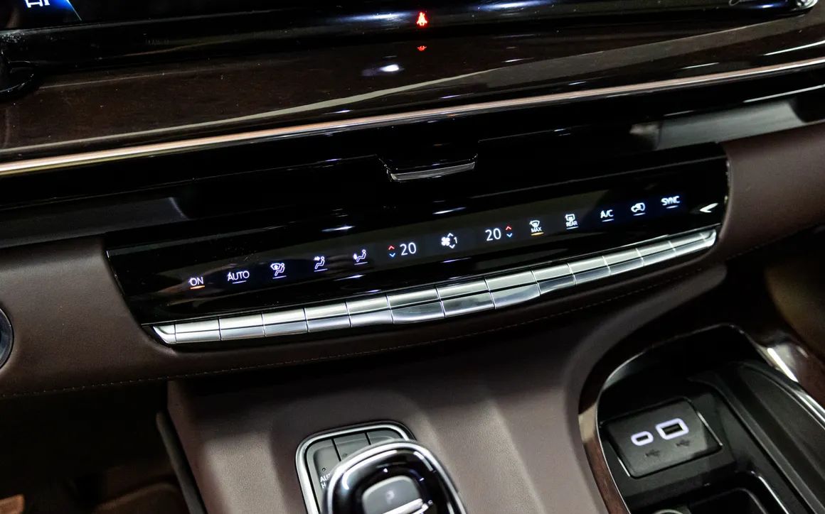 Cadillac Escalade Sport Platinum - image 27