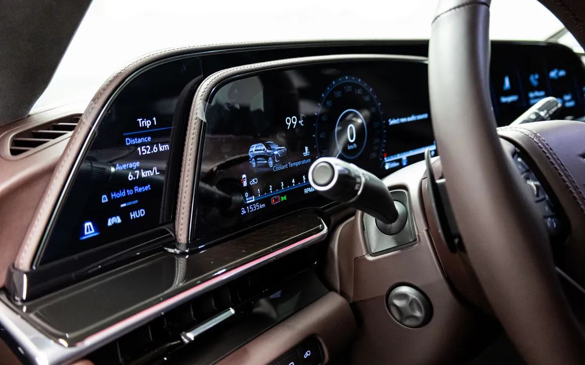 Cadillac Escalade Sport Platinum - image 25