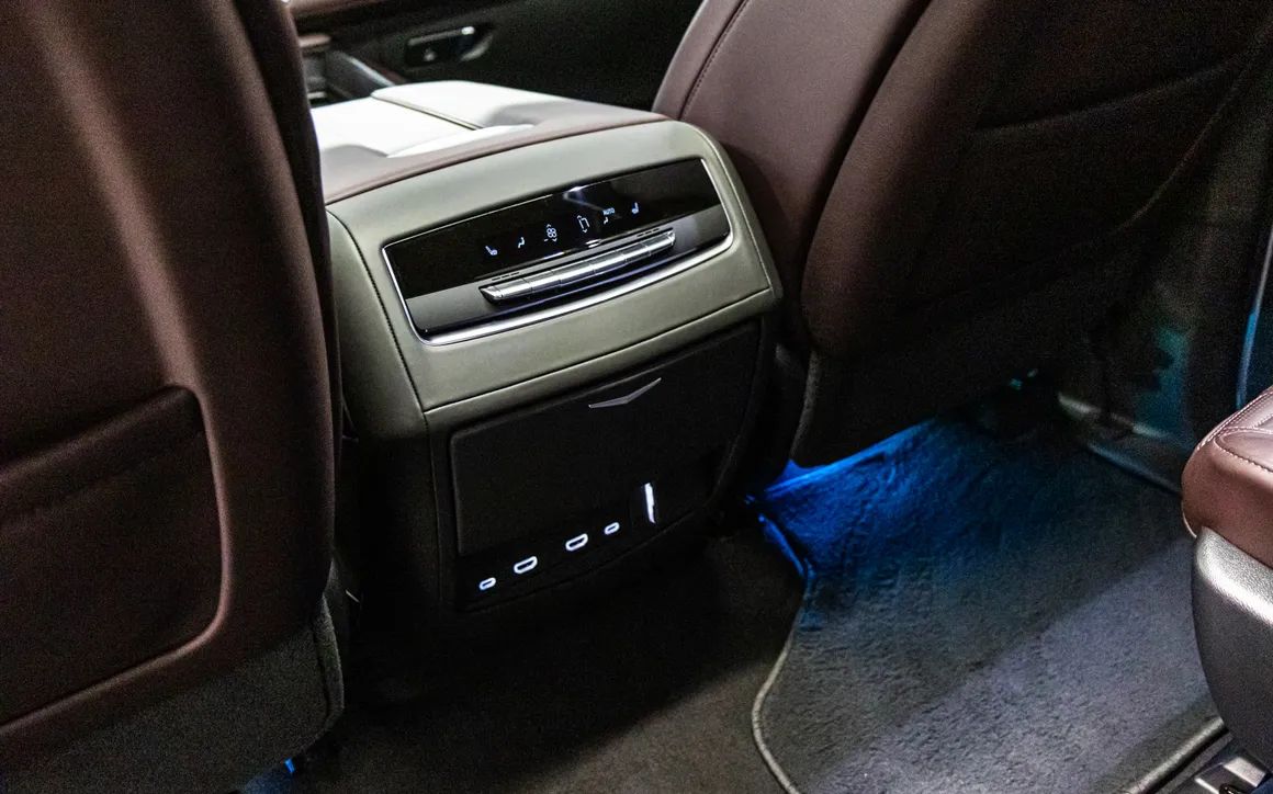 Cadillac Escalade Sport Platinum - image 31