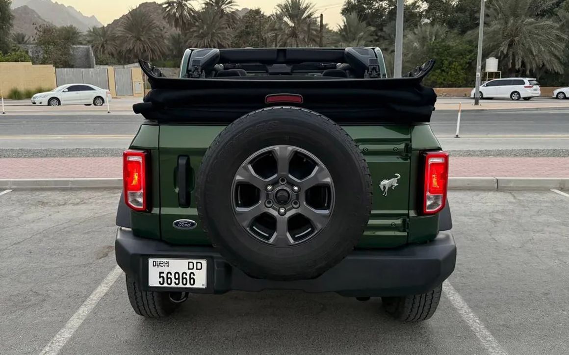 Ford Bronco - image 8