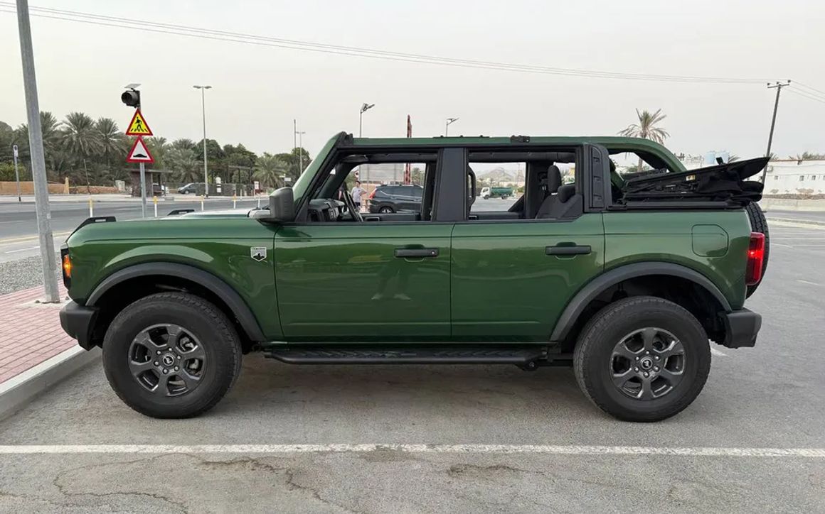 Ford Bronco - image 3