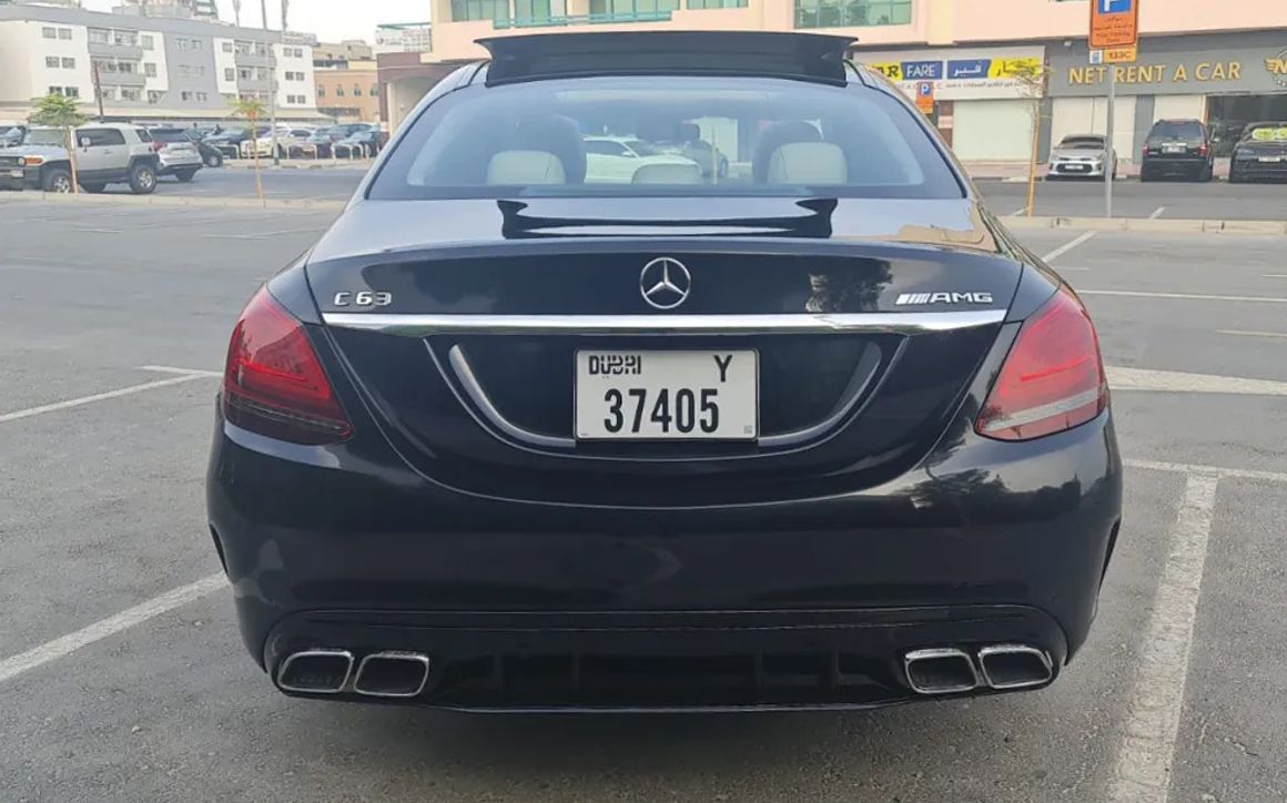 MERCEDES C63 AMG - image 3