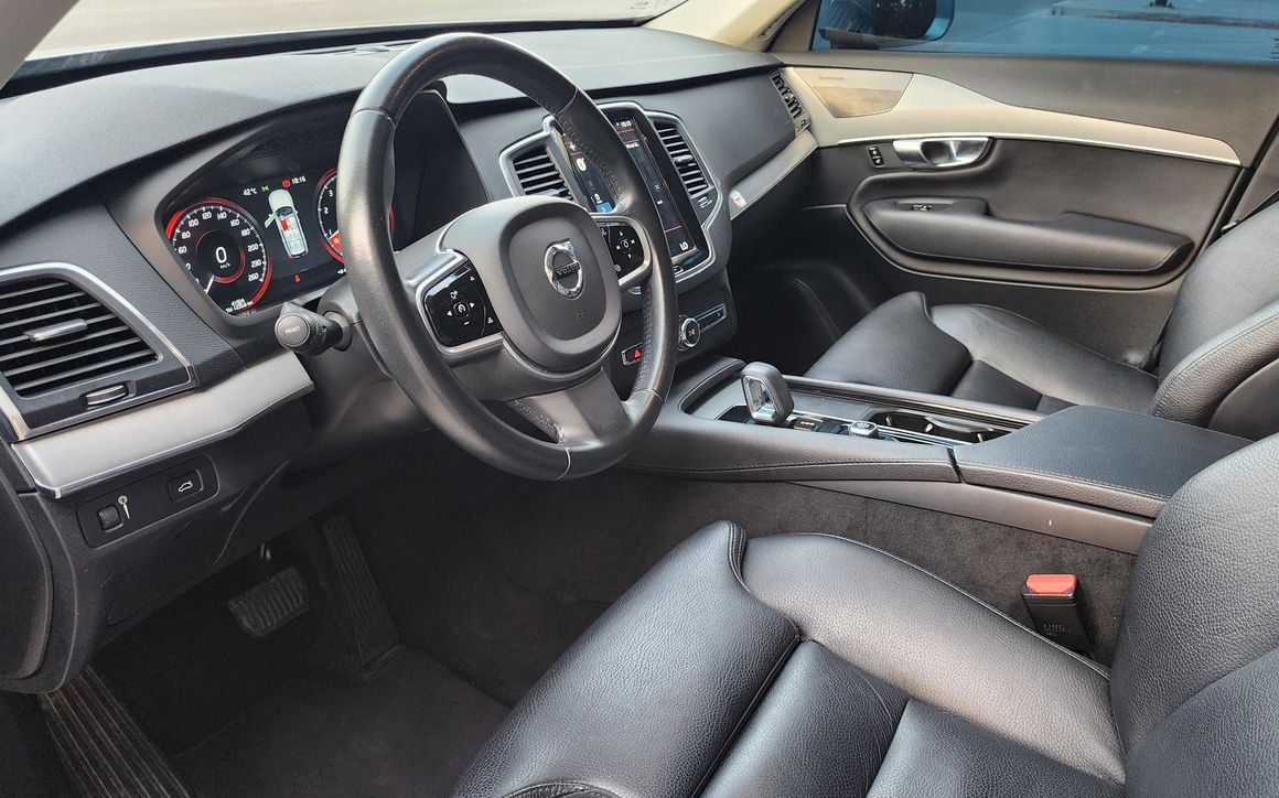 Volvo XC-60 - image 6