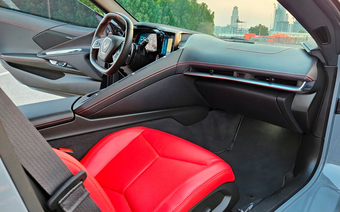 Chevrolet Corvette Stingray Coupe 1LT - image 9