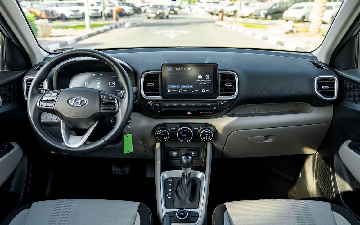 HYUNDAI VENUE - image 9
